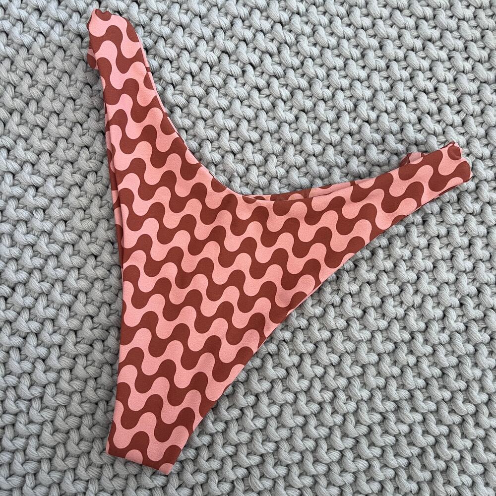 Skatie• ‘Suzanne’ Bikini Bottoms in SLATER - Picture 3 of 14